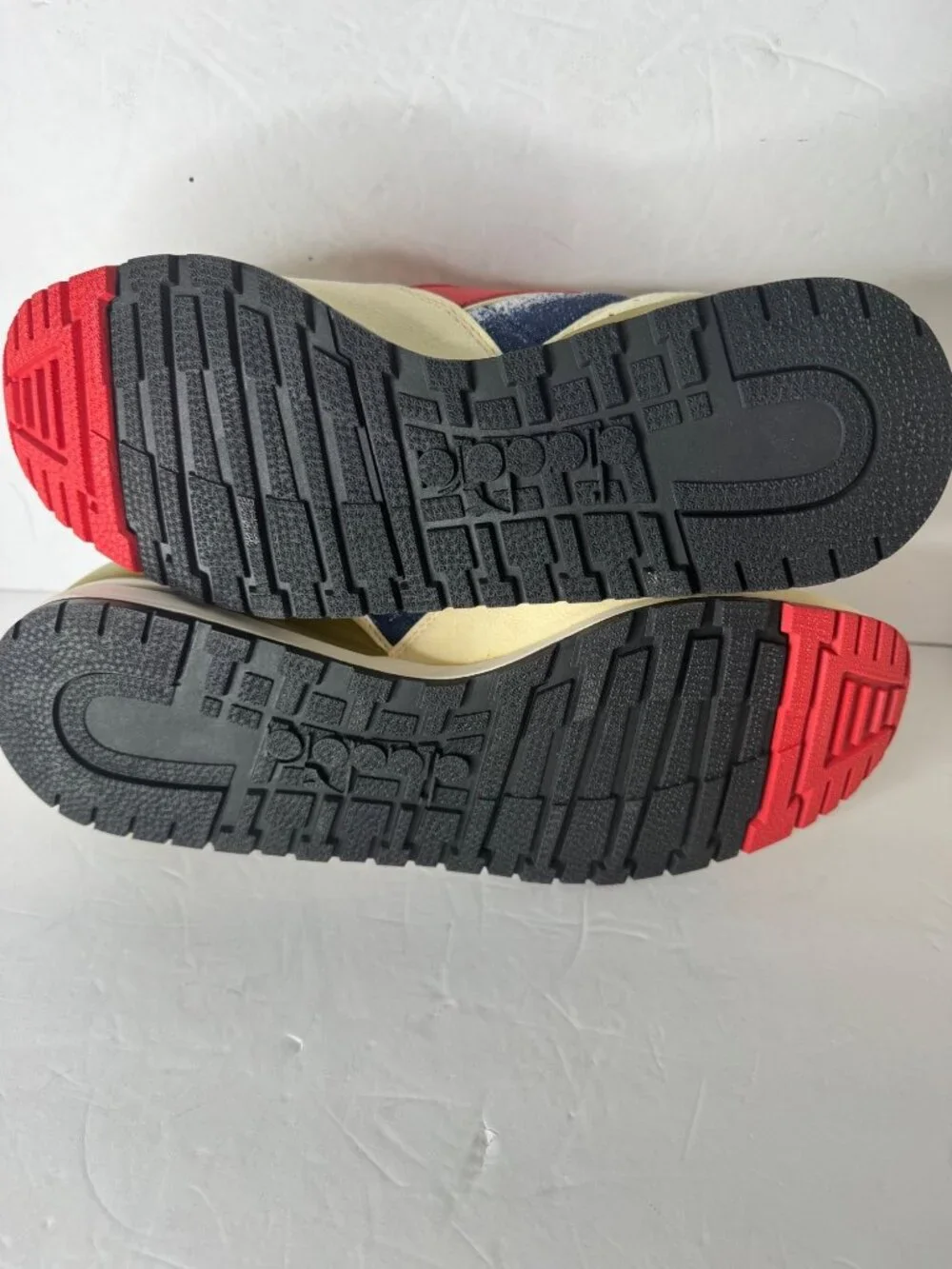 Diadora mens intrepid